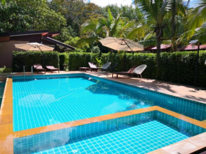 Baan Suan Rim Klong Resort